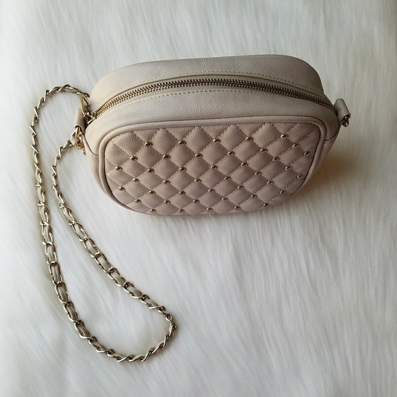 Forever 21 Quilted Gold Studded Crossbody Bag - Picture 5 of 8